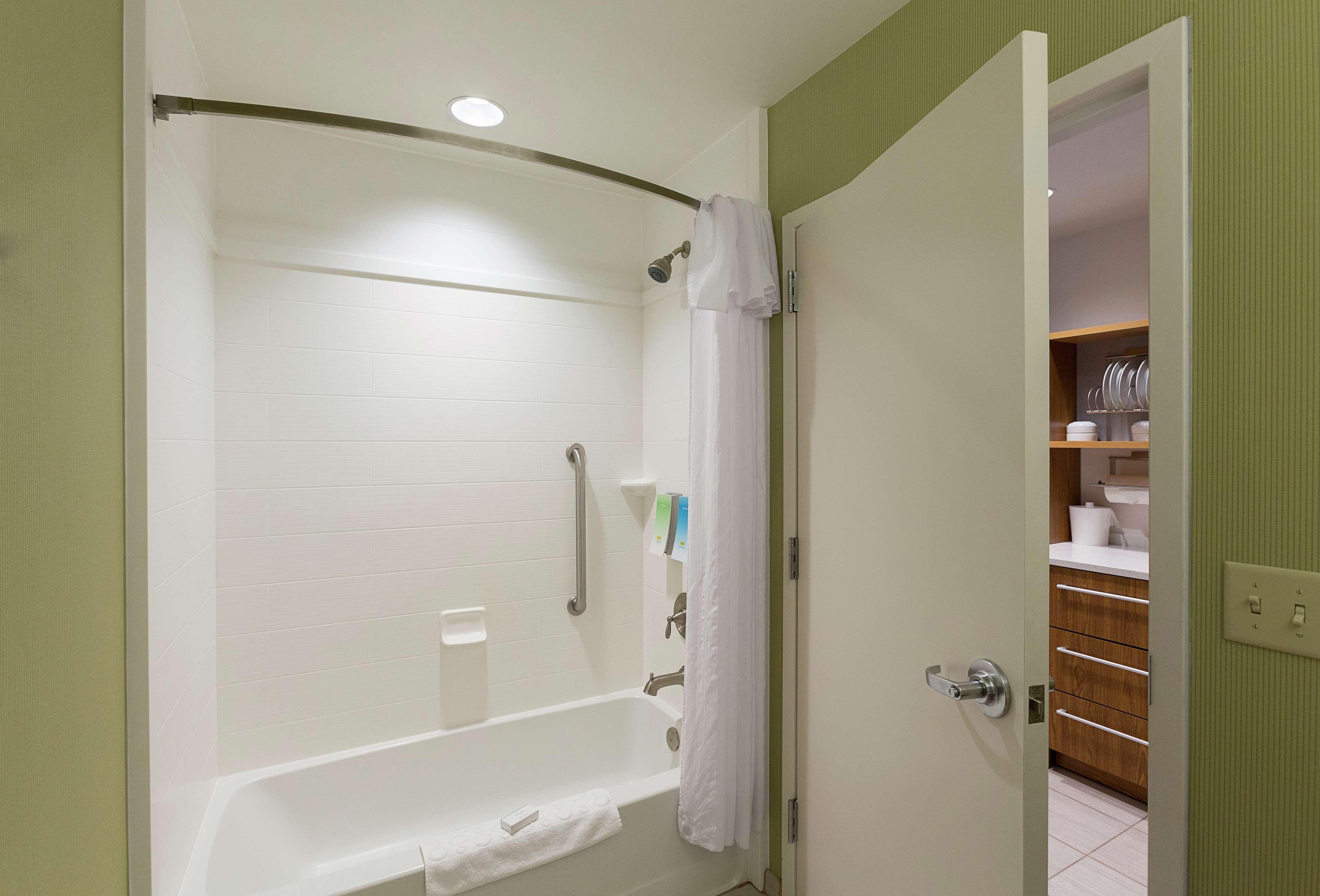 Home2 Suites By Hilton Greenville Airport Экстерьер фото